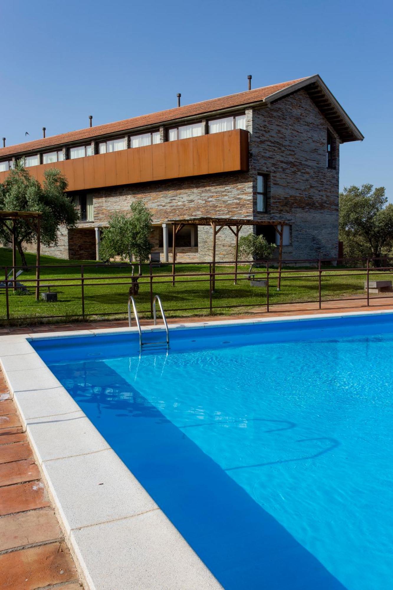 מלון Torrejón el Rubio Hospederia Parque De Monfraguee מראה חיצוני תמונה
